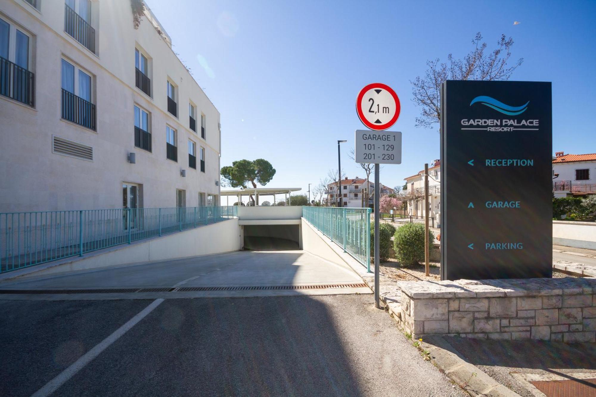 The Garden Palace Umag By Locap Group 外观 照片